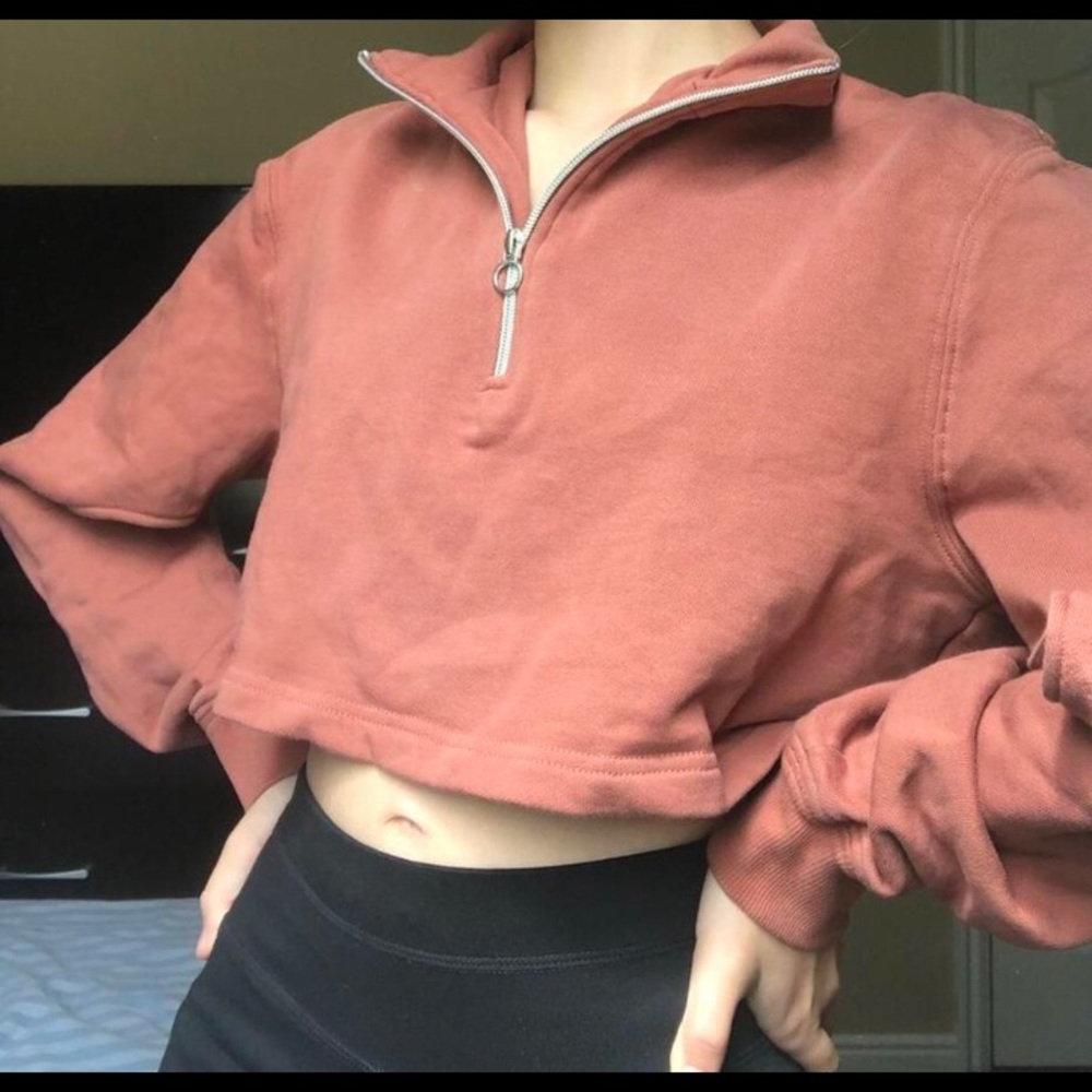 Burnt orange cropped workout hoodie, size S-M